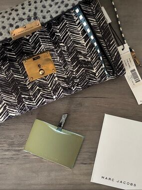 Marc Jacobs The Isobel cloud Wristlet Clutch NWT